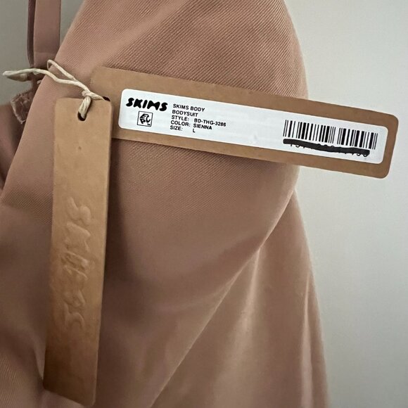 NWT SKIMS Body Underwire Bodysuit - Sienna - Size Large - Picture 5 of 6
